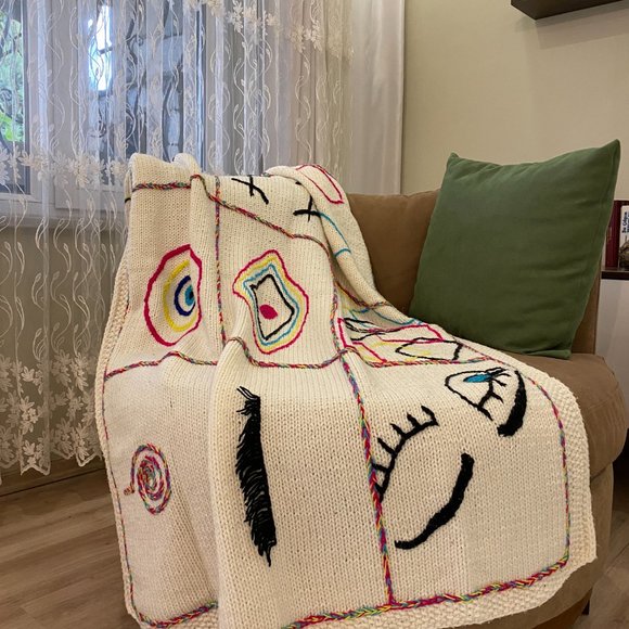 Hand Knitted Blanked - Picture 2 of 3